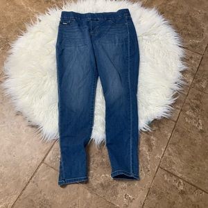 Pull on jeans/jegging